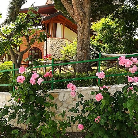 רנדה La Dimora Di Radha B&B Centro Olistico מראה חיצוני תמונה