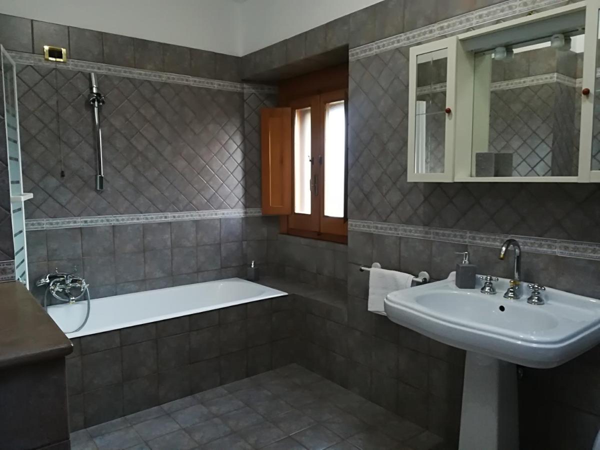 רנדה La Dimora Di Radha B&B Centro Olistico מראה חיצוני תמונה