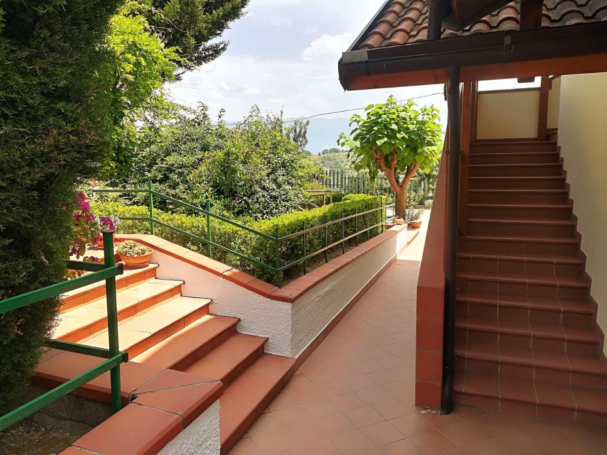 רנדה La Dimora Di Radha B&B Centro Olistico מראה חיצוני תמונה
